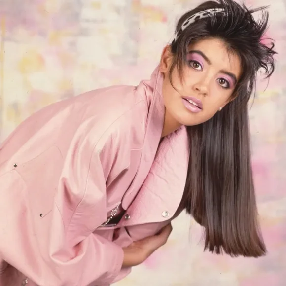 📼☎️ 💄👑Celebrating the 1980s! 🪭💍💎📿 - Picture 8 of 16